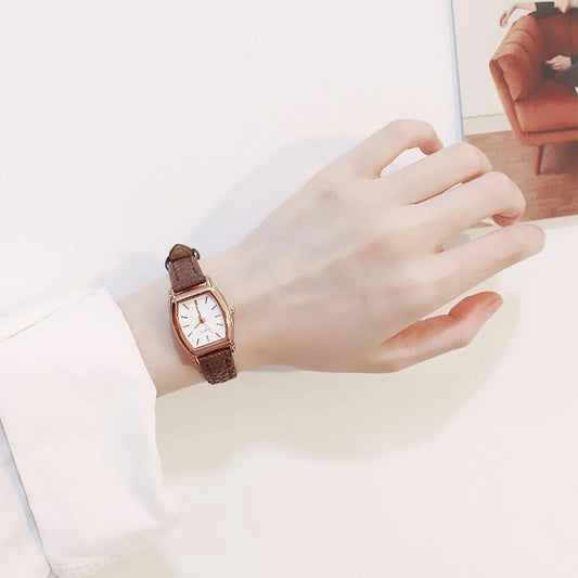 High Quality Leather Strap Wrist Watches For Women Fashion Strap Dial Analog Quartz Watch Vintage Ladies Watch Relogio Feminino